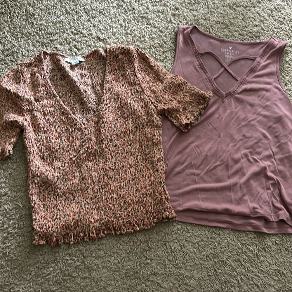 Bundle of 2 American Eagle Tops - Picture 1 of 4